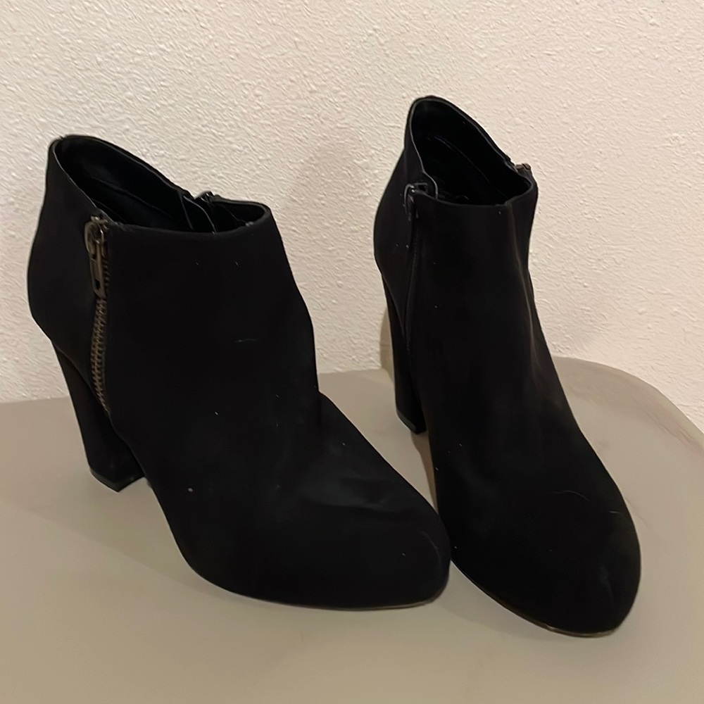 Woman’s boots by Madden Girl Size 6